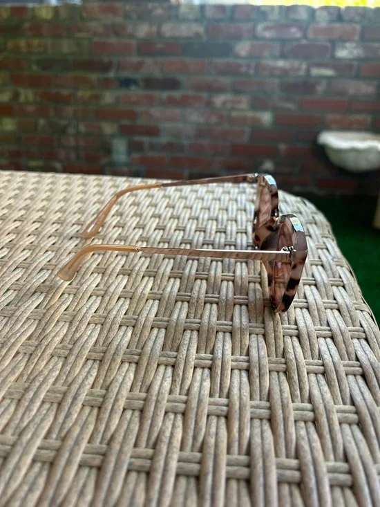 Tortoiseshell Cat-Eye Women’s Sunglasses - Brown Lenses - Picture 2 of 2